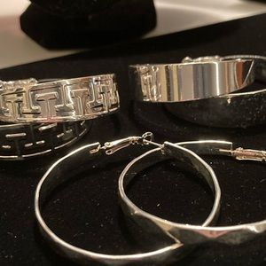 Gift pack. 3 pairs of silver plated lever back hoop. Medium size. Light weight